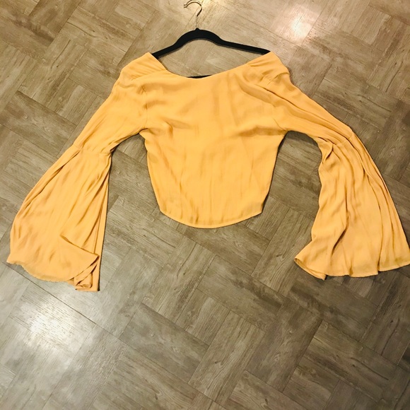 Crop top bell sleeve top - Picture 1 of 3